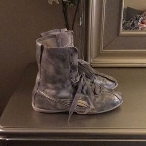 Puma Rihanna X Eskiva Hi Metallic boxing sneakers